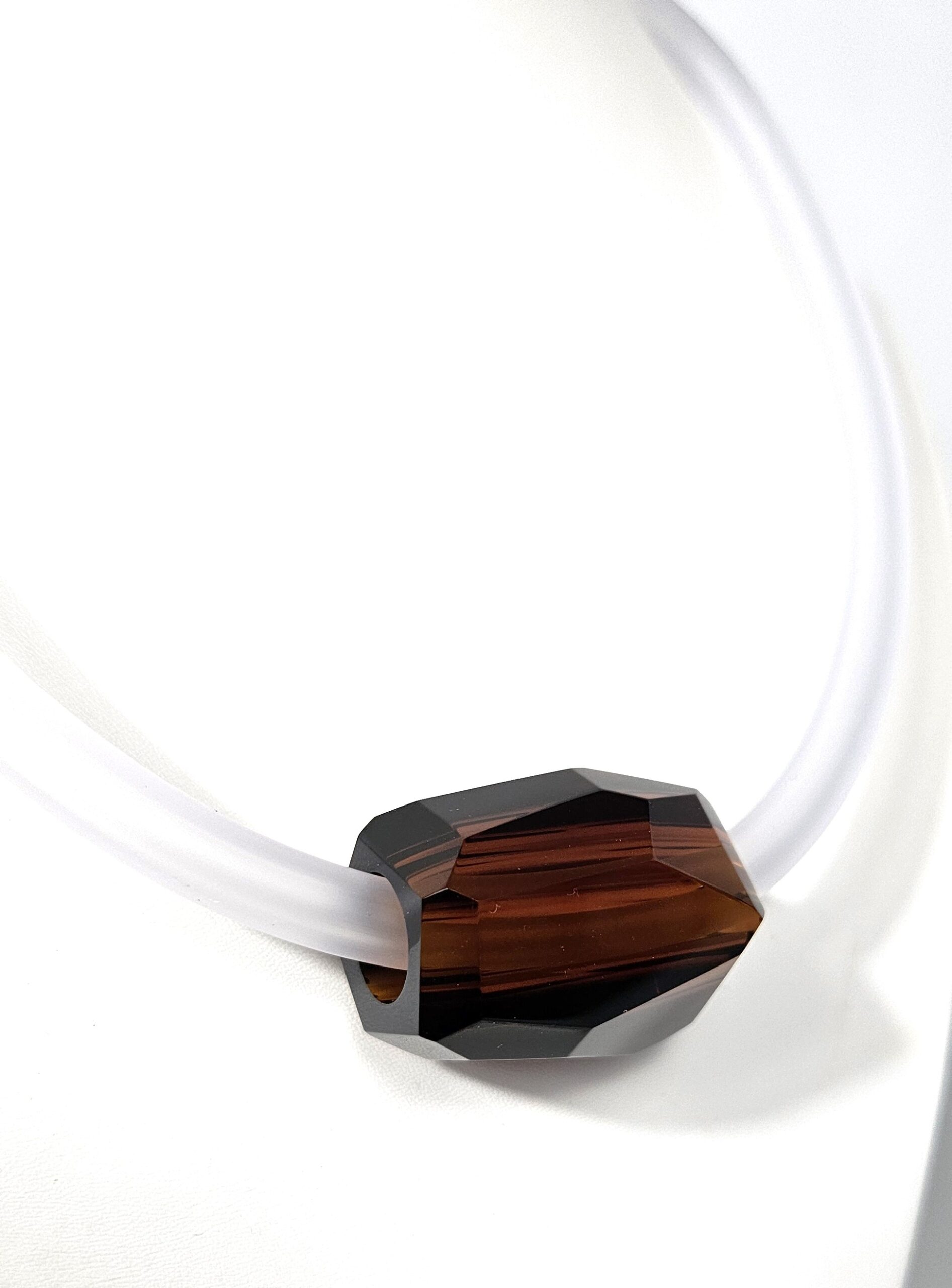 Broušený skleněný náhrdelník hnědý - Šárka Bartko - Obrázek 2