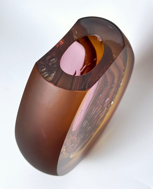 Skleněná broušená váza amber 20x18x6,5 cm - Pavel Havelka - Image 3