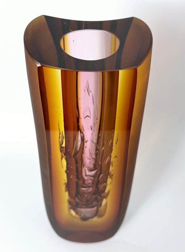 Skleněná broušená váza amber vysoká 35x11x7 cm - Pavel Havelka - Image 3