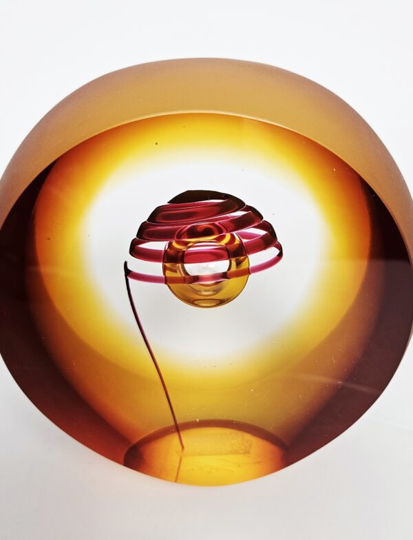Skleněný objekt dekorace "Stuha" amber 11x7 cm - Pavel Havelka - Image 6