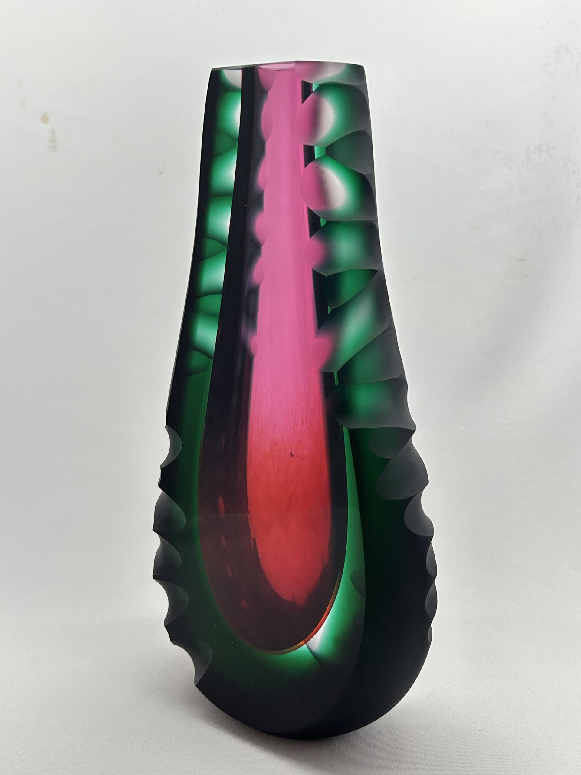 Skleněná broušená váza "Tajemství pralesa I." - Lucie Havelková - Obrázek 4