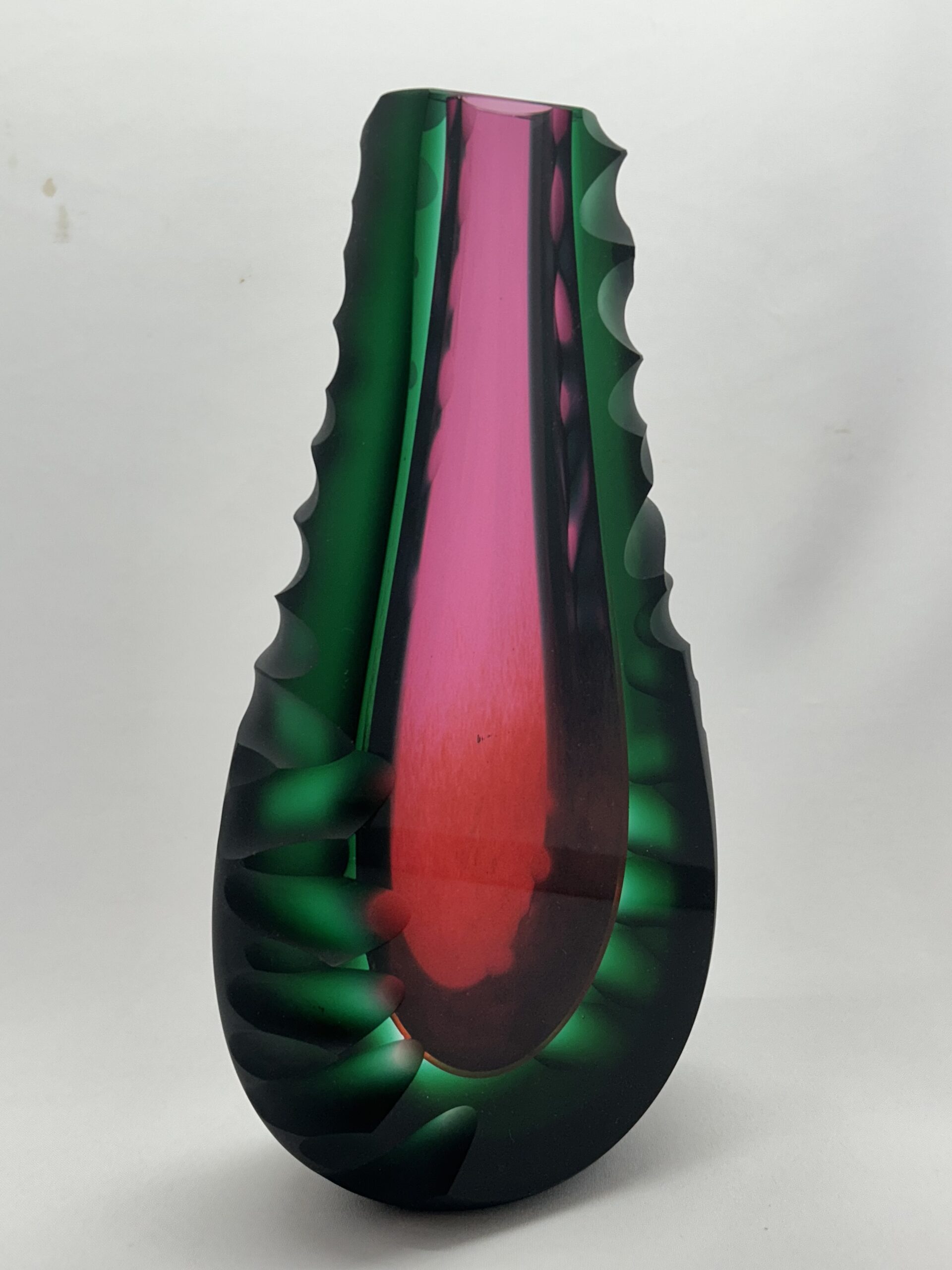 Skleněná broušená váza "Tajemství pralesa I." - Lucie Havelková - Obrázek 3