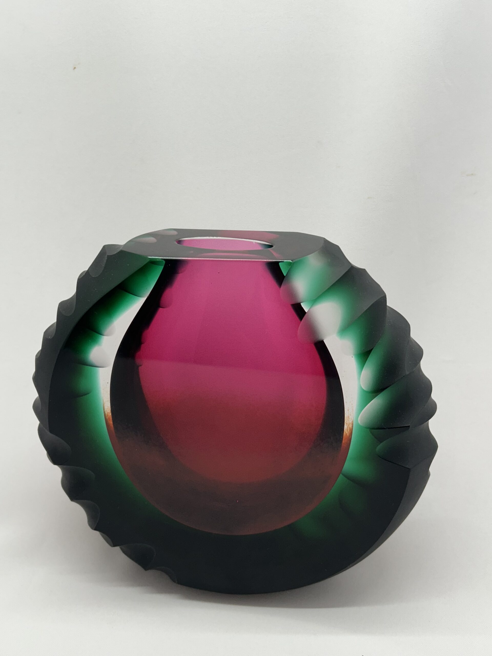 Skleněná broušená váza "Tajemství pralesa II." - Lucie Havelková - Obrázek 2