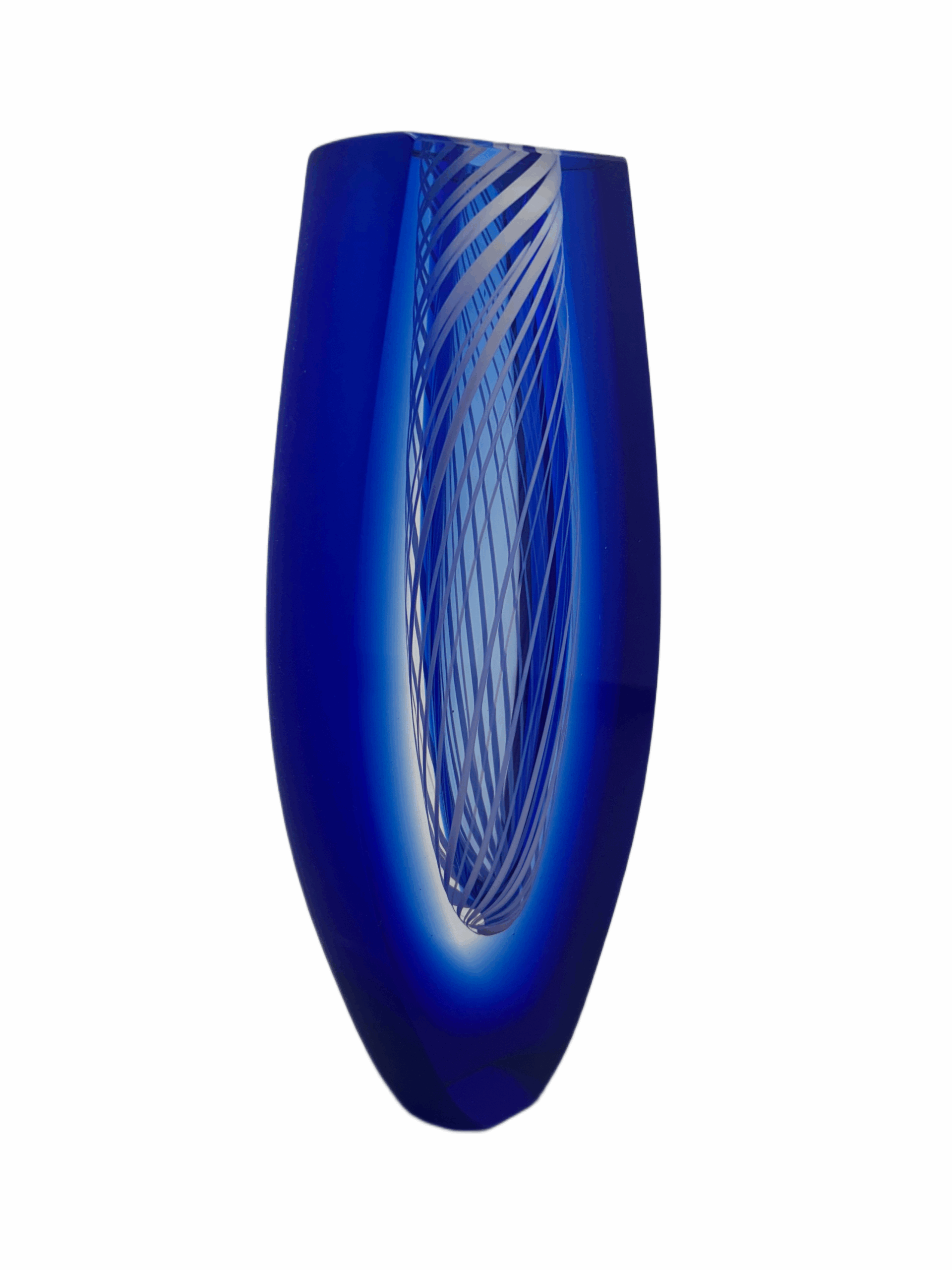 Skleněná broušená váza z hutního skla "Závoj I." - Pavel Havelka - Obrázek 2