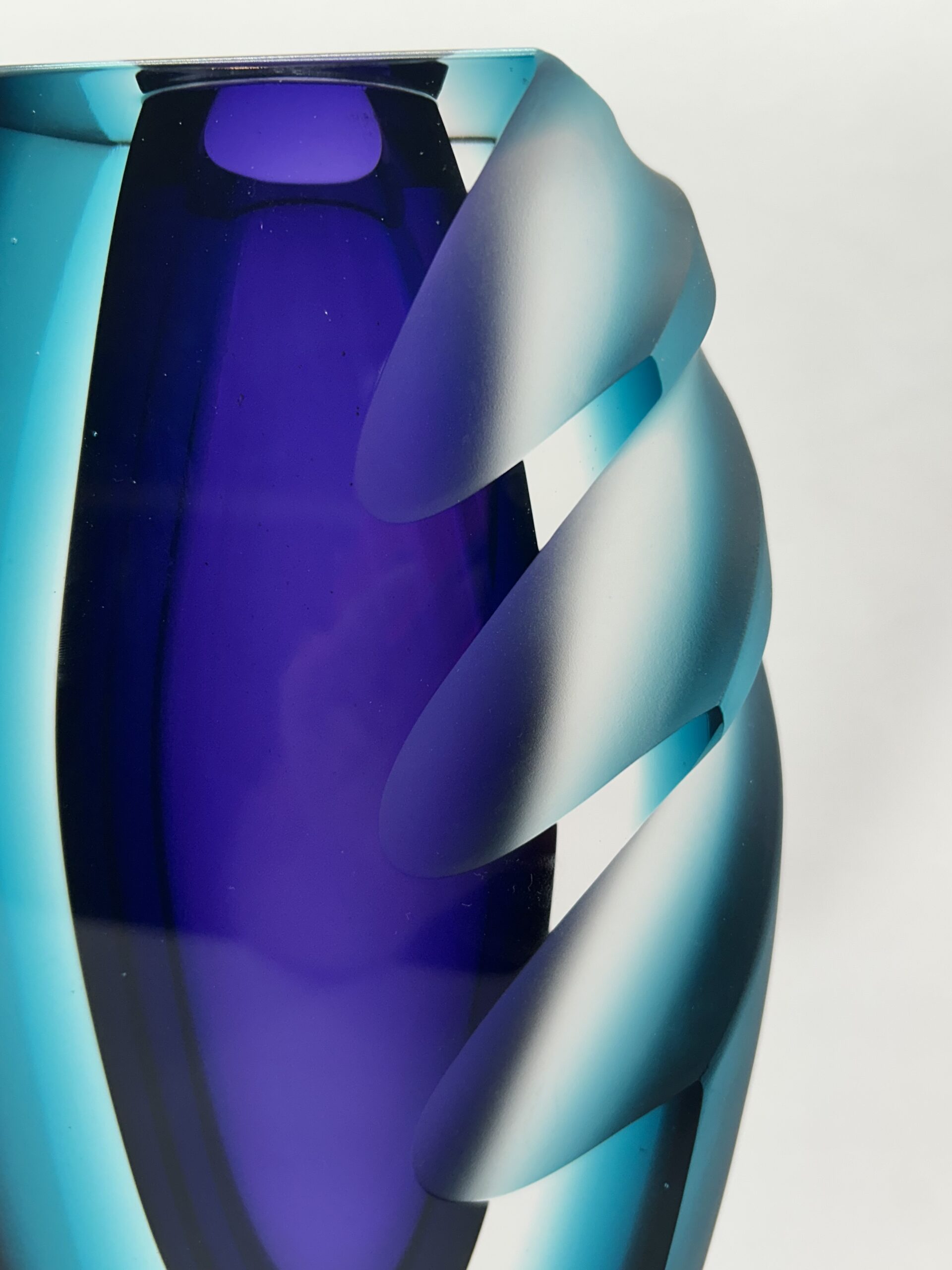 Skleněná broušená váza "Amfora" - Lucie Havelková - Obrázek 4