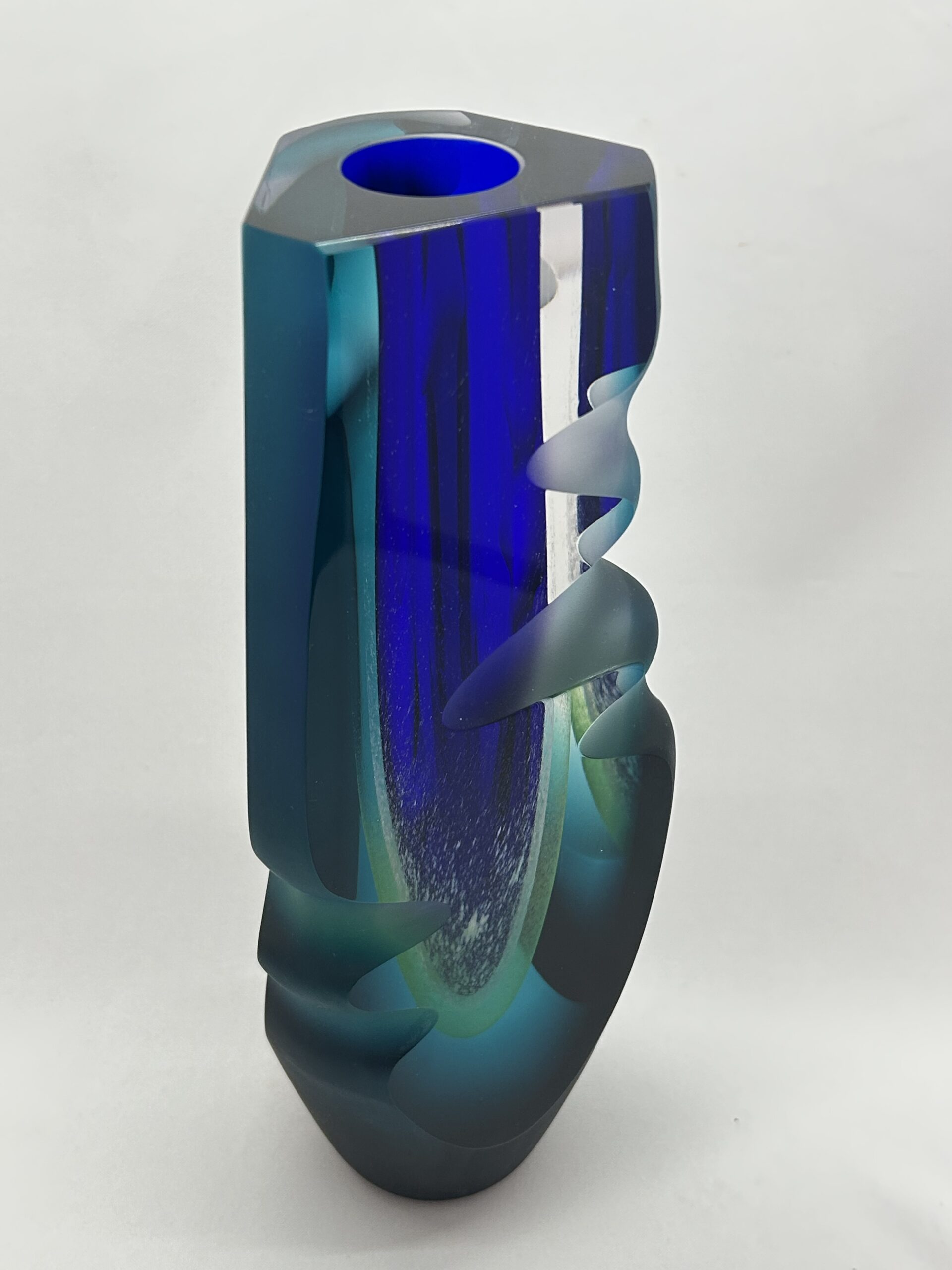 Skleněná broušená váza "Rozbouřený Atlantik" - Lucie Havelková - Obrázek 4